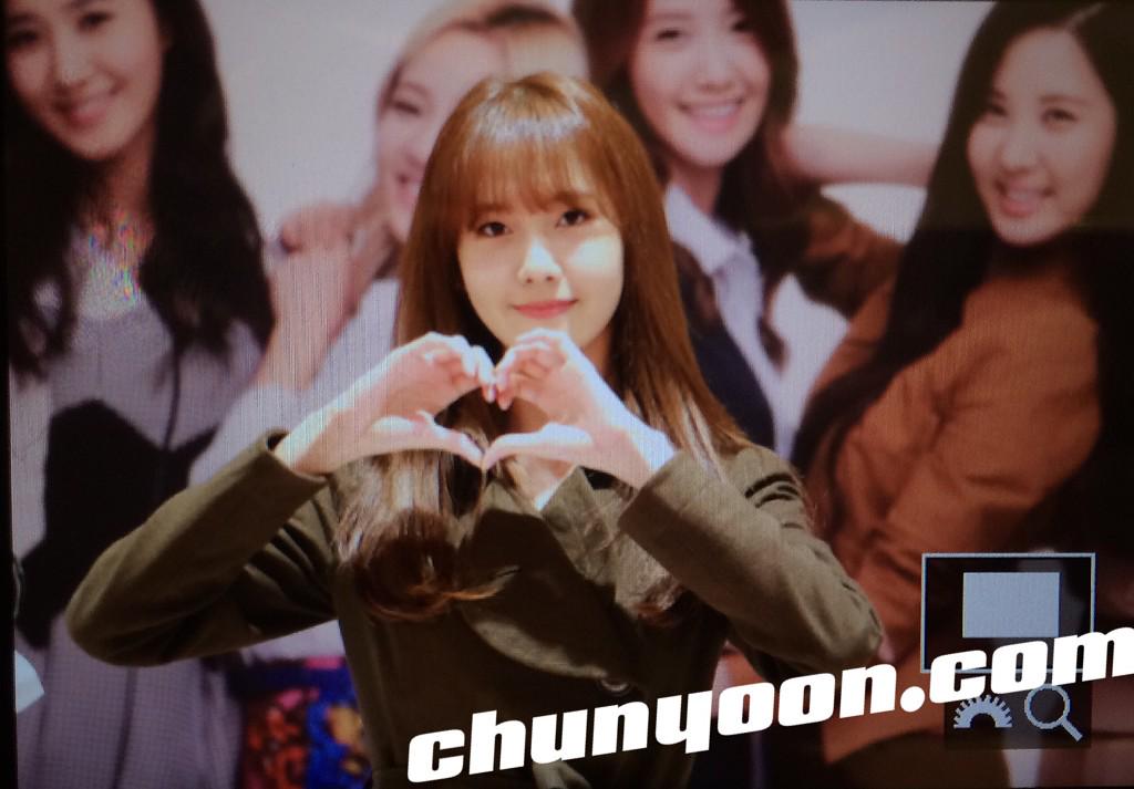 [PIC][27-11-2014]SNSD xuất hiện tại buổi fansign cho "LOTTE MALL" vào chiều nay - Page 7 B3biZsMCMAApuv2