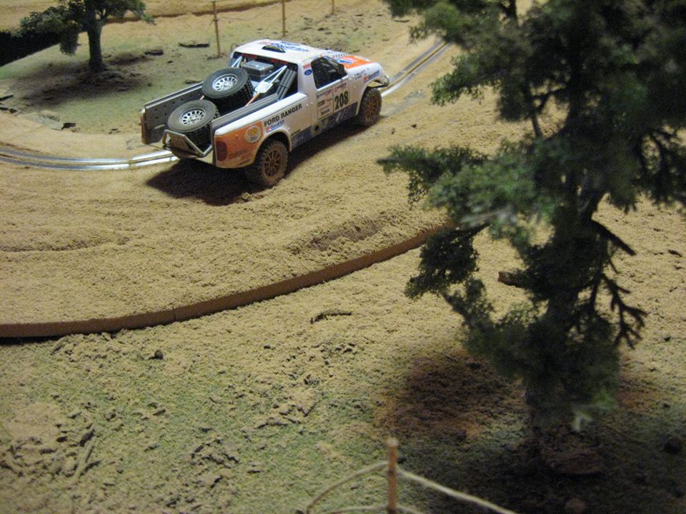 MRRacingSlot's tweet photo. La categoría 4X2 tiene su éxito. En el 1ºMARATÓN RAID la sorpresa la daba un equipo comandado por 2 mujeres. #SlotCar http://t.co/3Hi7sXgGzq
