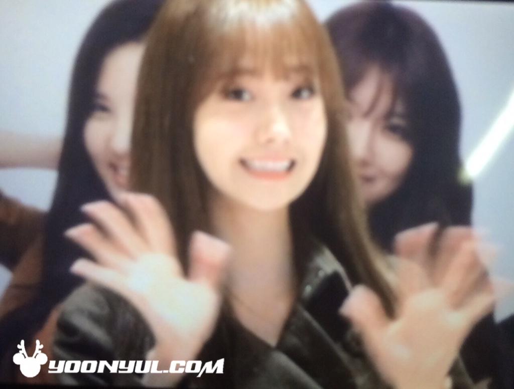 [PIC][27-11-2014]SNSD xuất hiện tại buổi fansign cho "LOTTE MALL" vào chiều nay B3bwYm7CIAEYXnq