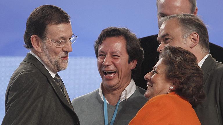 ataca_2's tweet photo. -Puesh hoy en el Congresho, vamosh con el hashtag #TodosContraLaCorrupción.
-JAJAJA QUE CACHONDO ERES!
-Hoy lo peto. http://t.co/UV8olm8JPC