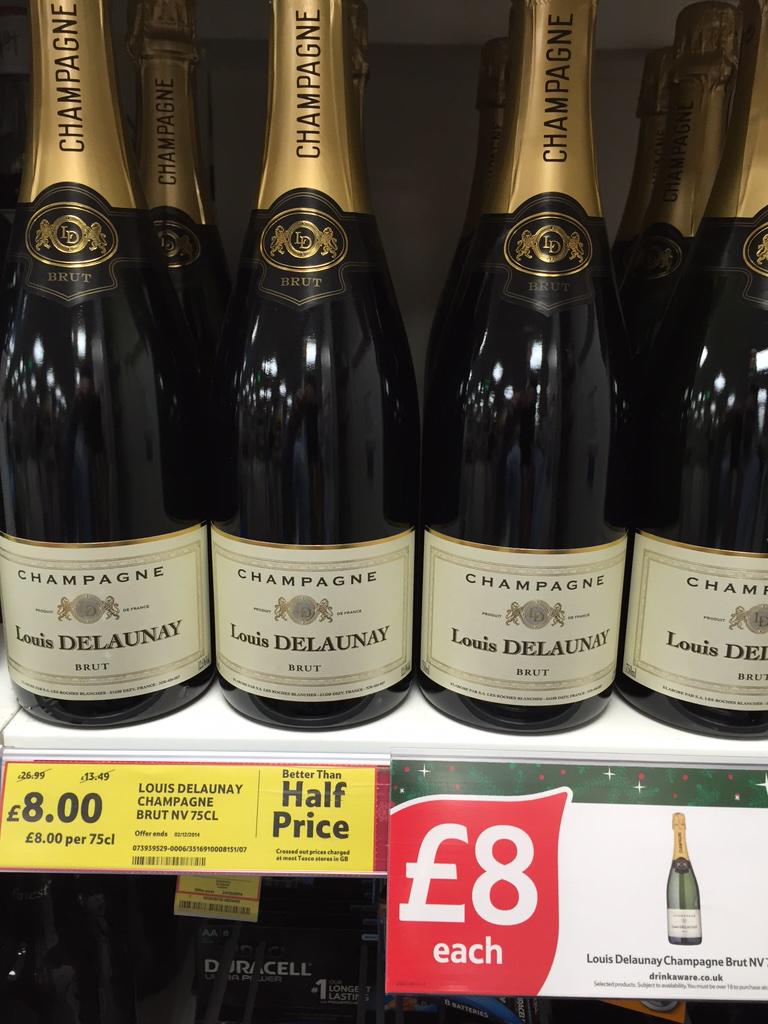 Cracking deal on champagne £8 😳 🎉🎊