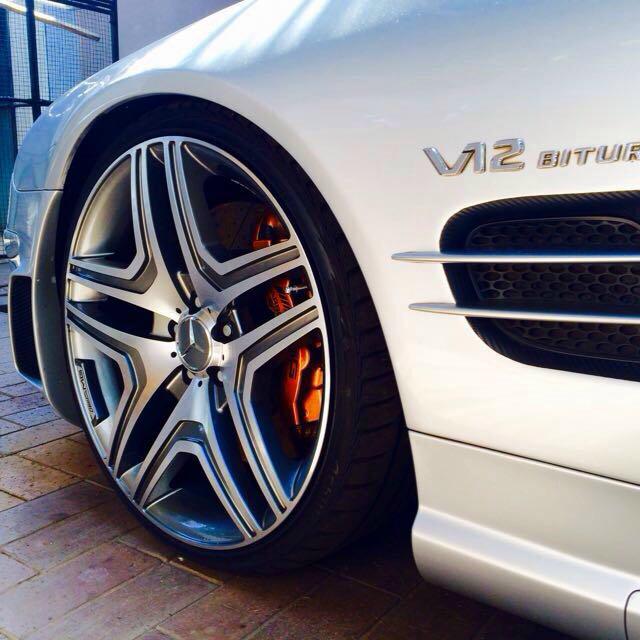 ShatiKroon's tweet photo. "Shit look at the wheels, whooo, look at the wheels" @5OCENT_  @LLOYDBANKS_ @ItsKiddKidd #BigBodyBenz http://t.co/WHW6ci4d37