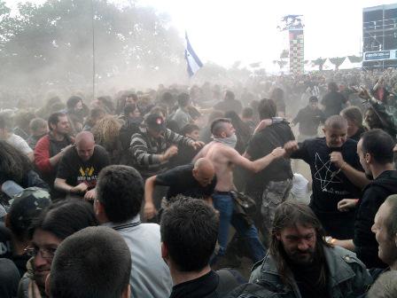 hellfestopenair's tweet photo. Discussions, rencontres, colloque autour du metal c'est le 18/12 à Angers : http://t.co/ALdjMo42GU @ARCANIAMUSIC http://t.co/Vn1buaRJ2Q