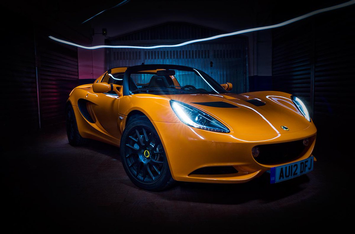 auto_app's tweet photo. Complimenti a @_MatteoRomano_ ha indovinato la foto misteriosa del nostro #WinMotorShow14, è la Lotus Elise http://t.co/V6AXznlJ2e