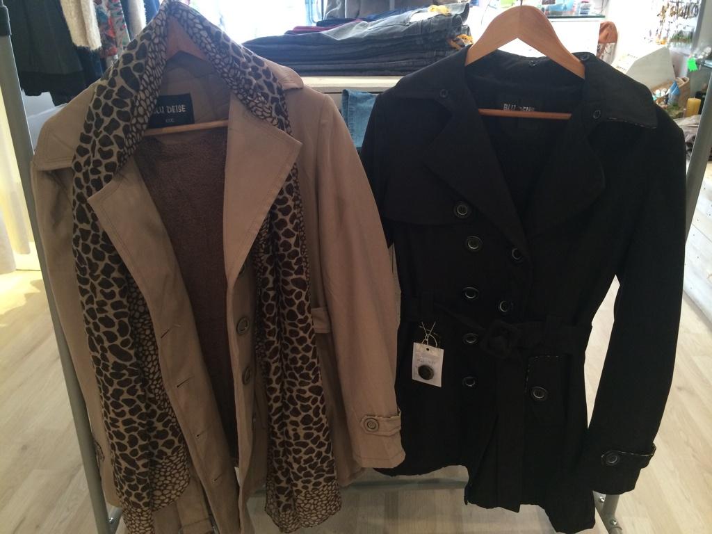 PickandpayShop's tweet photo. Y ahora que ya esta aquí el frío y la lluvia.. Que sois más de chaquetones o gabardinas? Ven @PickandpayShop http://t.co/k0esTJgcGB