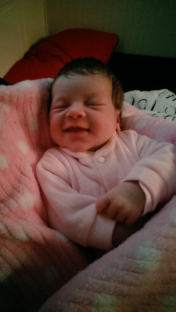Luismi_9RIFLE's tweet photo. @elisabethlago Levantarse uno a si no tiene precio!!!
Mi brujita chica Adriana nos tiene loco y esta para comersela😍 http://t.co/weawJvgBB0