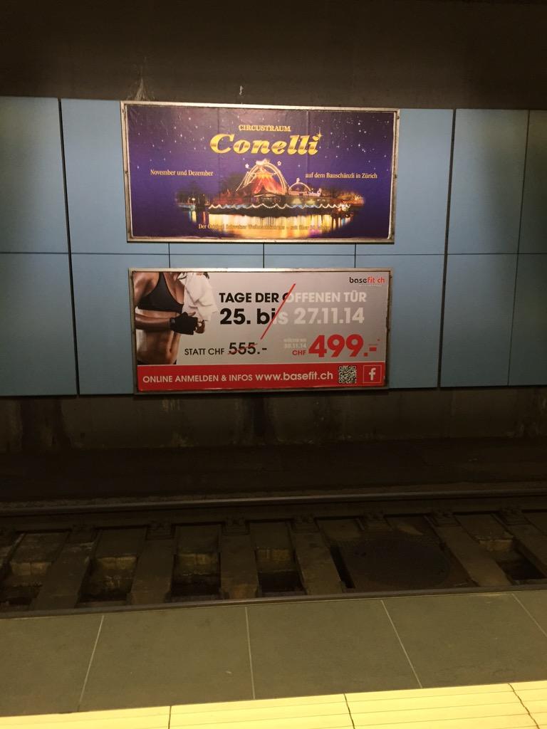 sabenz's tweet image. "Betreten der Gleise verboten" Wieder mal QR Code scannen unter Todesgefahr. Agentur: denkt mit!