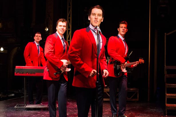 whatsonne's tweet photo. Review: @JerseyBoysUK at @SundEmpire http://t.co/0kzCAFnnSA http://t.co/amwzCkpIXb