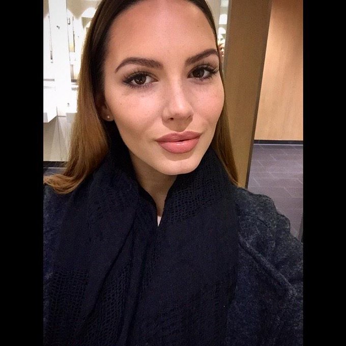 Off to #Hamburg ✈️🇩🇪 #MakeUp http://t.co/NLYnTUg92P<a href="/tag/hamburg"class="tags">#Hamburg</a><a href="/tag/makeup"class="tags">#MakeUp</a>