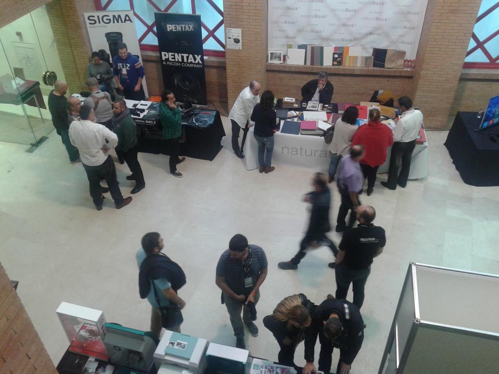 fibesevilla's tweet photo. Zona expositiva en @fibesevilla de la V Convención Internacional del Foro de Fotógrafos #fdfsevilla2014 @TDSevilla http://t.co/OvewXm4Kha