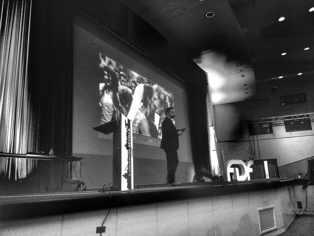 mapohi's tweet photo. Disfrutando y aprendiendo #fdfsevilla2014 con @kevin_mullins y compañía de muchos profesionales y amigos fotografía http://t.co/HIpdZl2cy6