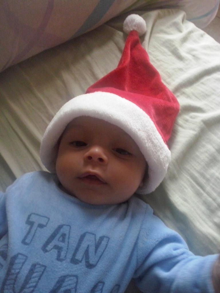 MonchyRm's tweet photo. @elitaenamorada. Mi bb cumple oy dos meses y se me va de fiesta felicidades christian papi te quiere muchisimo y mami http://t.co/c1f4nA202J