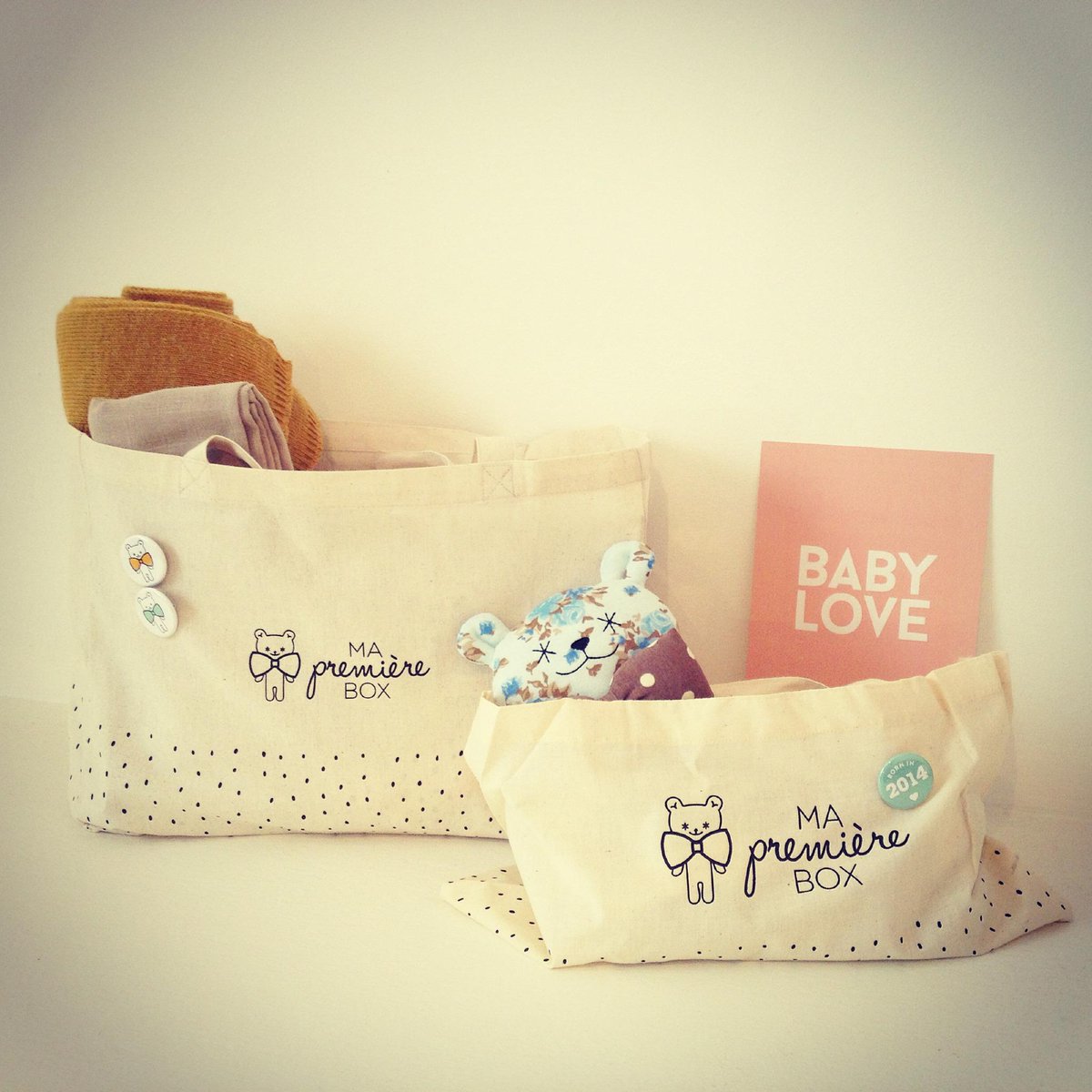 mapremierebox's tweet photo. #CONCOURS Gagner un tote bag #MAPREMIEREBOX + un mini tote bag  pour faire comme maman ! RT + Follow @mapremierebox http://t.co/hcTnDGFdFW