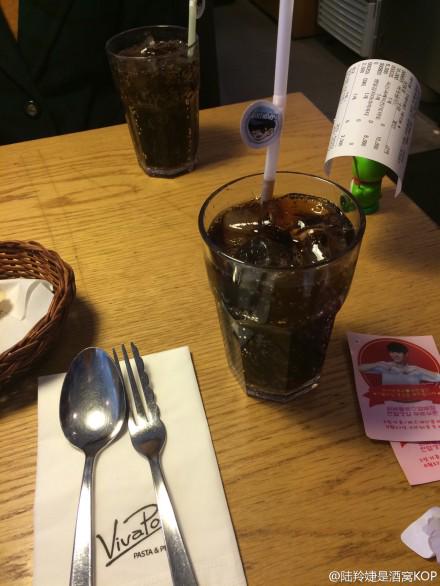 [FANTAKEN] 141127 VIVAPOLO - Chanyeol Birthday Celebration - free pasta!! #HappyChanyeolDay 
cr owner