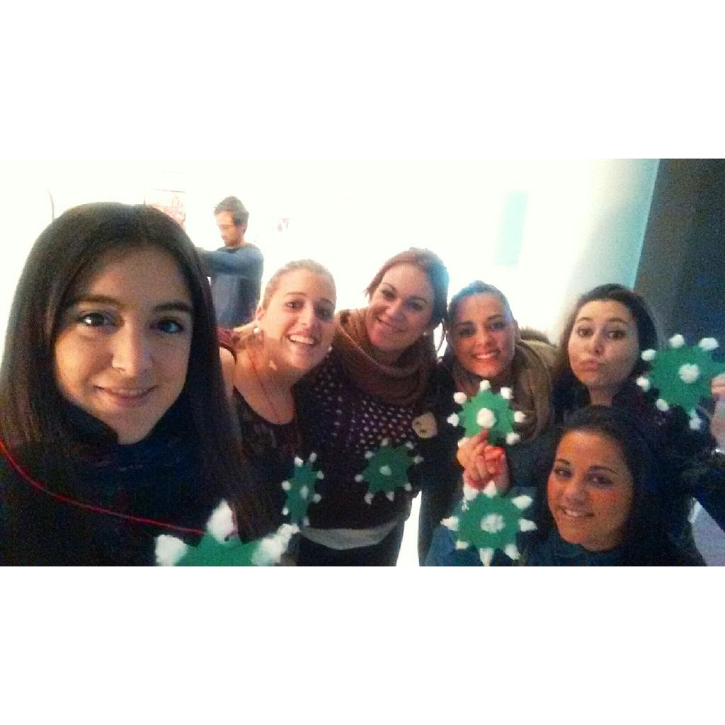 iruiz_e's tweet photo. Mañana de excursión y talleres con las bellas ❤ 😍🔝 ✂📌 ✏ @Laurrinhaa @Sheilalaxumi @1993Ruiz @yessireyes74 http://t.co/C10ub3Faes
