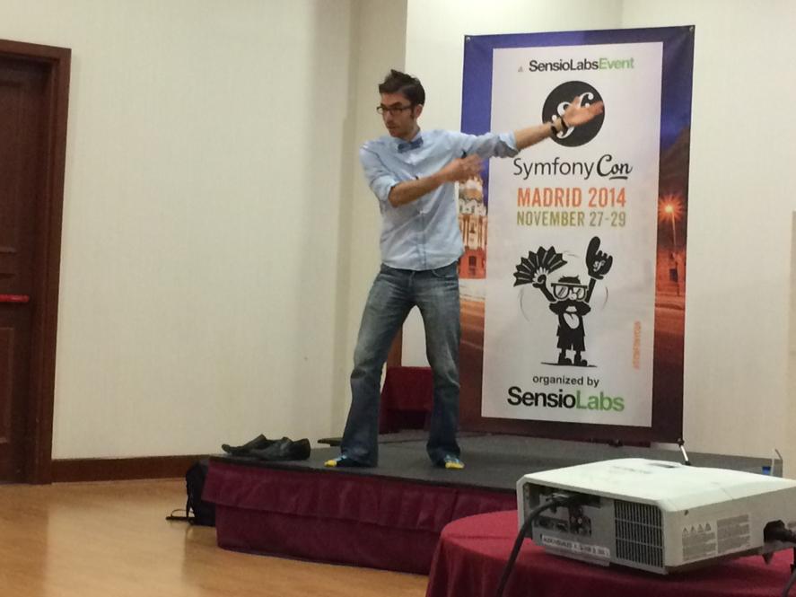 ikoene's tweet photo. The awesome @weaverryan doesn't need electricity... or shoes. #SymfonyCon http://t.co/7Bd1Gi7yiT