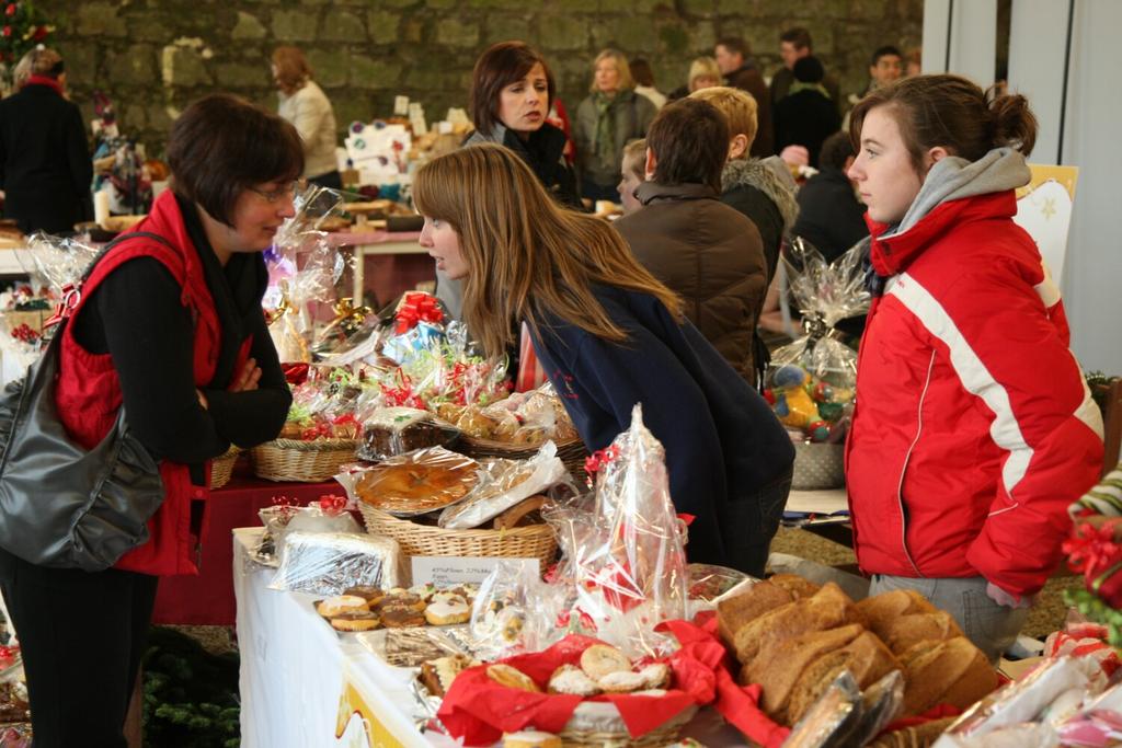VibrantIreland1's tweet photo. @poloconghaile Hi! #Carlow has 2 Christmas markets #TasteCarlowChristmas this Sun, #DuckettsGroveChristmas on 9th RT? http://t.co/K7DjlEFVJq