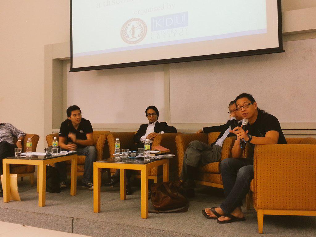 KDU_Law's tweet photo. Dr Azmi Sharom of Universiti Malaya becomes an impromptu panelist at the law forum this evening... http://t.co/8tWe02FEVw