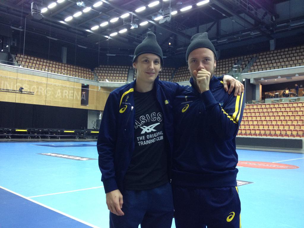 JKanebjork's tweet photo. Morgonträningen avklarad. Ralle och Empo stekheta! #vägentillVM #asics #betteryourbest http://t.co/CmFCpq7xx4