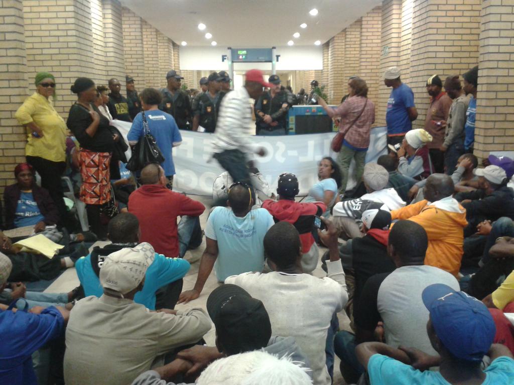 Leila Emdon tweet media