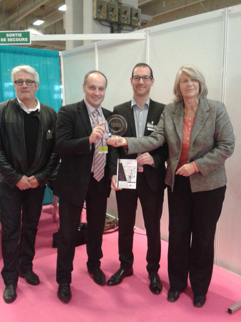 explometierstv's tweet photo. Le grand Prix Conseil Général des #trophees #techologieseduc #educatectice remis a #belearner et #explometierstv http://t.co/LOTgWzaTmD