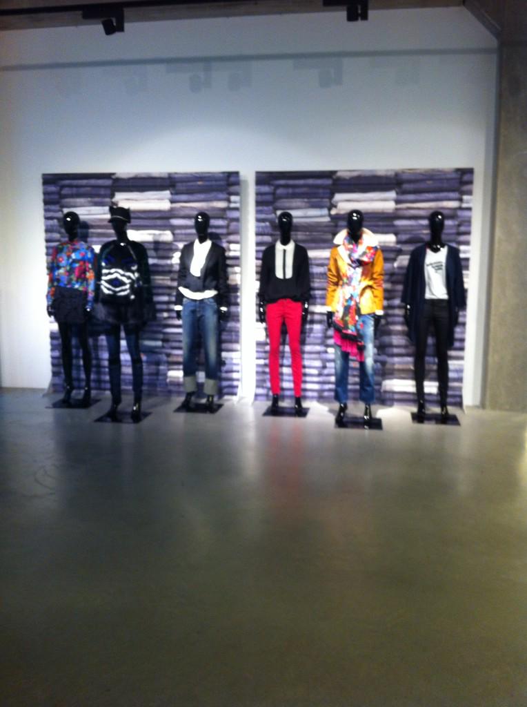 Inkoop bij Armani Jeans. Top collectie.