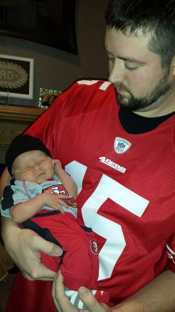 jsword22's tweet photo. Go Niners! #NFLThankful #12dayoldfan http://t.co/BbK1CYS4YV