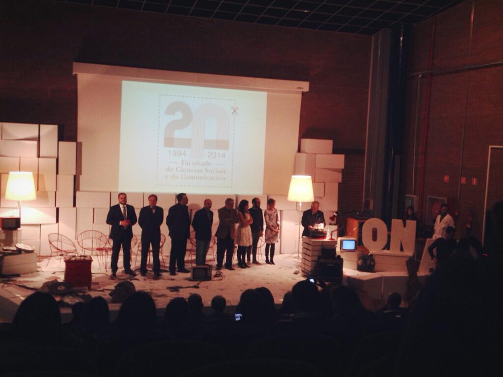 M_Chapela's tweet photo. Esta facultad cumple 20 años. Equipo decanal al completo 1994-2014 #fcscXX http://t.co/ss7AtkqATh