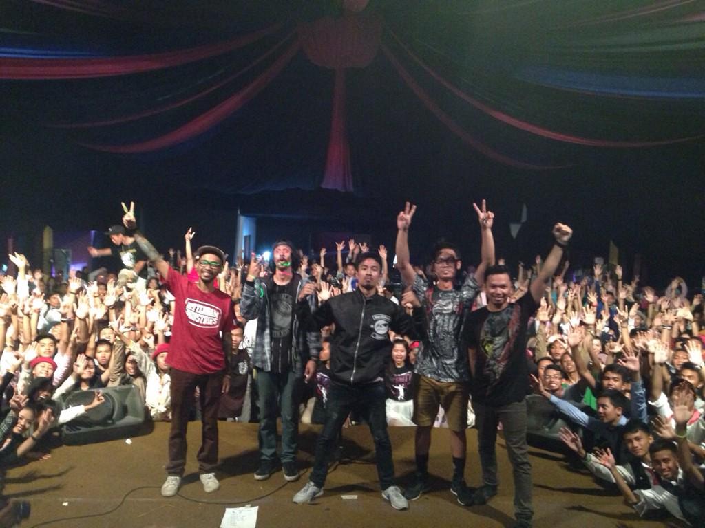 Thank you, SMAN 1 Probolinggo, thank you <a href="/CF_Probolinggo/">Chicken fighter !!!</a> YOU GUYS ROCKS!!!! Awesome! \m/