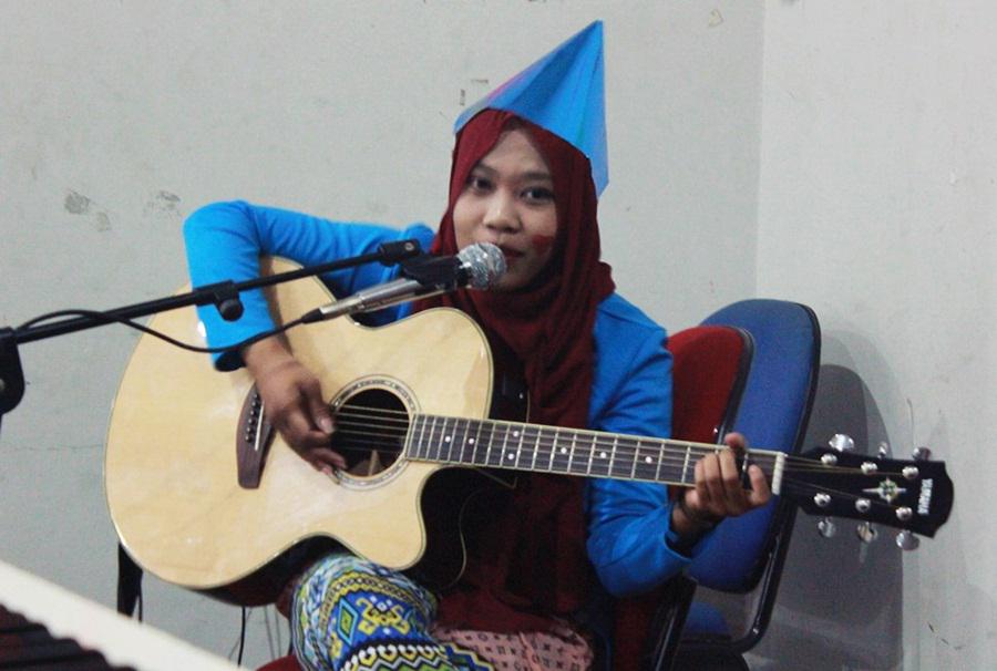 en_FORTE's tweet photo. Penampilan dari @NurfaridahUtami :-) http://t.co/DLi2gghV4v