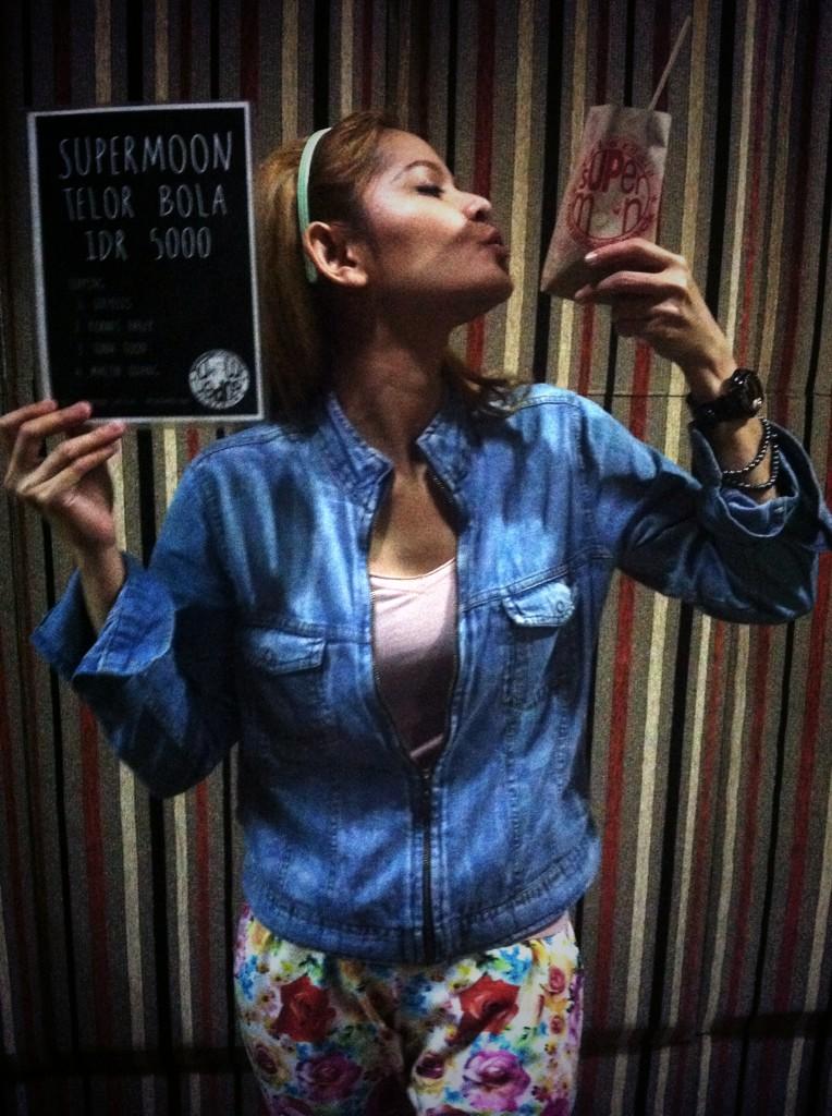 supermooonn's tweet photo. Kak @terrylize habis nyobain supermoon nih cc @suchmicorp http://t.co/KdUsqW2Lyn