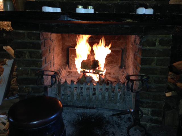 TheCricketers1's tweet photo. Come get cosy by our fire today http://t.co/TIFvlMyVDJ