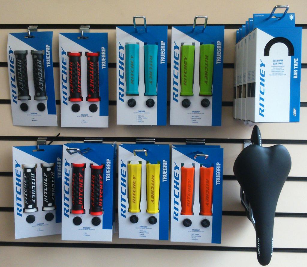 camcyclesmith's tweet photo. New in @RitcheyLogic handlebar grips and saddles.Come down and have a look! http://t.co/IUE5UiiALO