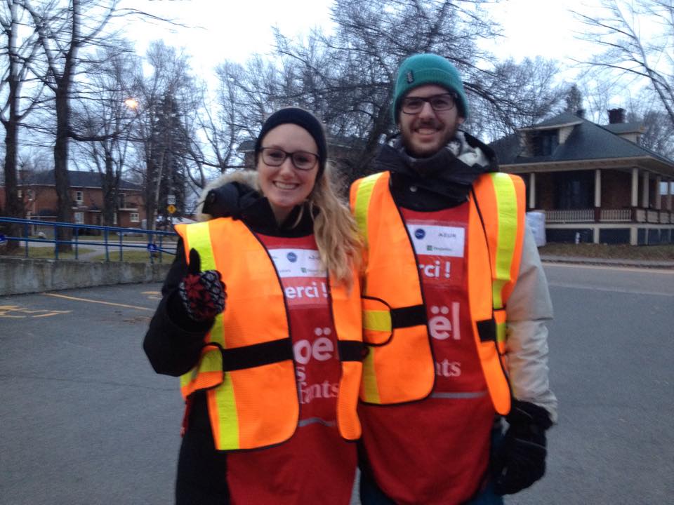 Des préambuliens bénévolent pour le #noeldesenfants! Donnez généreusement aux intersections ou bit.ly/1y4DtF1