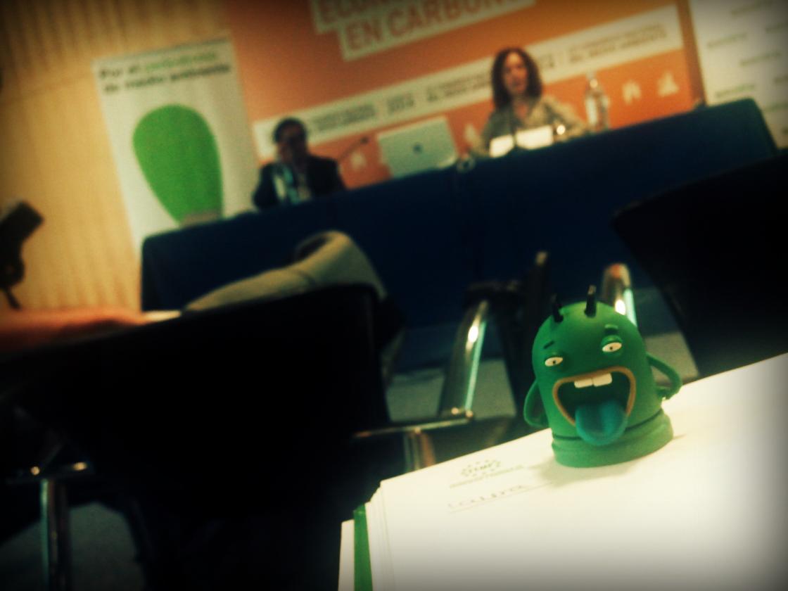 micb_85's tweet photo. La importancia del #reciclaje del vidrio.
Gracias @ecovidrio por la exposición y el detalle! #conama2014 #SD16 http://t.co/ipaq37J8iF