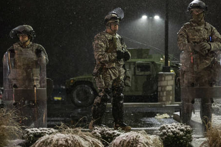 jcfernandezm's tweet photo. Disturbios en Los Ángeles mientras Ferguson recupera la normalidad - http://t.co/cKR1siuxz5 http://t.co/Eob7u4MUcX