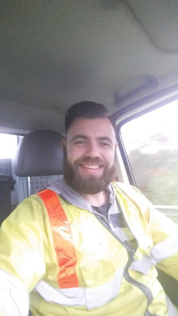 pobsie1's tweet photo. Work selfie #beardedman #vanman #notlovingwork http://t.co/ZhuIsNmtor