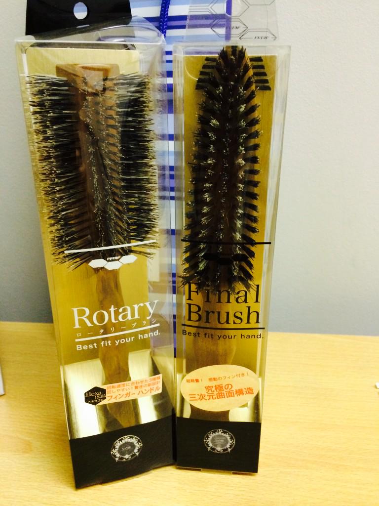 natasharose4's tweet image. New brushes received today! Lovely thanks @annachapman2012 #sessionkit