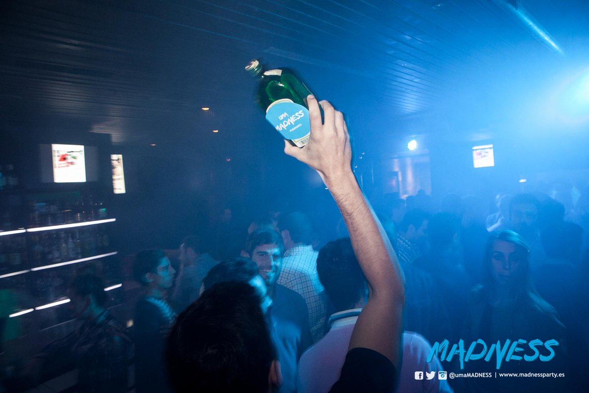 UmaMadness's tweet photo. ¡Esta noche la lluvia no puede con nosotros! Vamos a liarla en @AndenMalaga #umaMADNESS #MUCHOJAGER http://t.co/XyG6qYlBH9