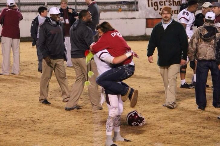skippy_97's tweet photo. A mother will hold you down from day 1💯💯💯❤️❤️❤️ http://t.co/lqCGWw22sN