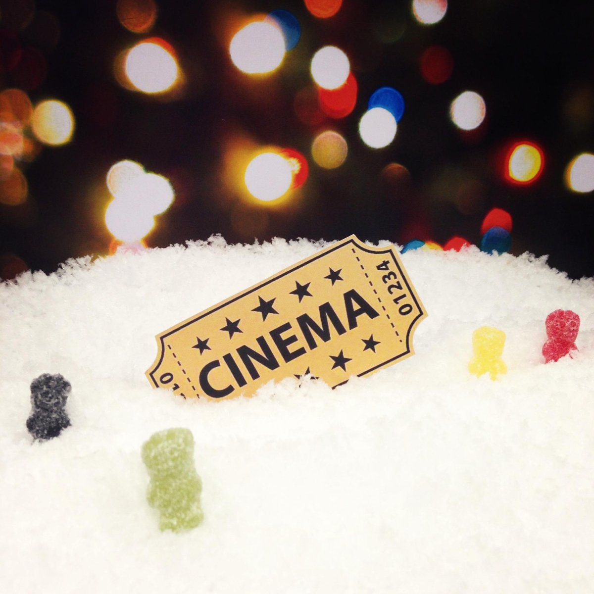 For a chance to win cinema tickets follow <a href="/SourPatchKidsUK/">SourPatchKidsUK</a> &amp; RT #SourSweetCinemaTreat T&amp;Cs: on.fb.me/1ogJP0o