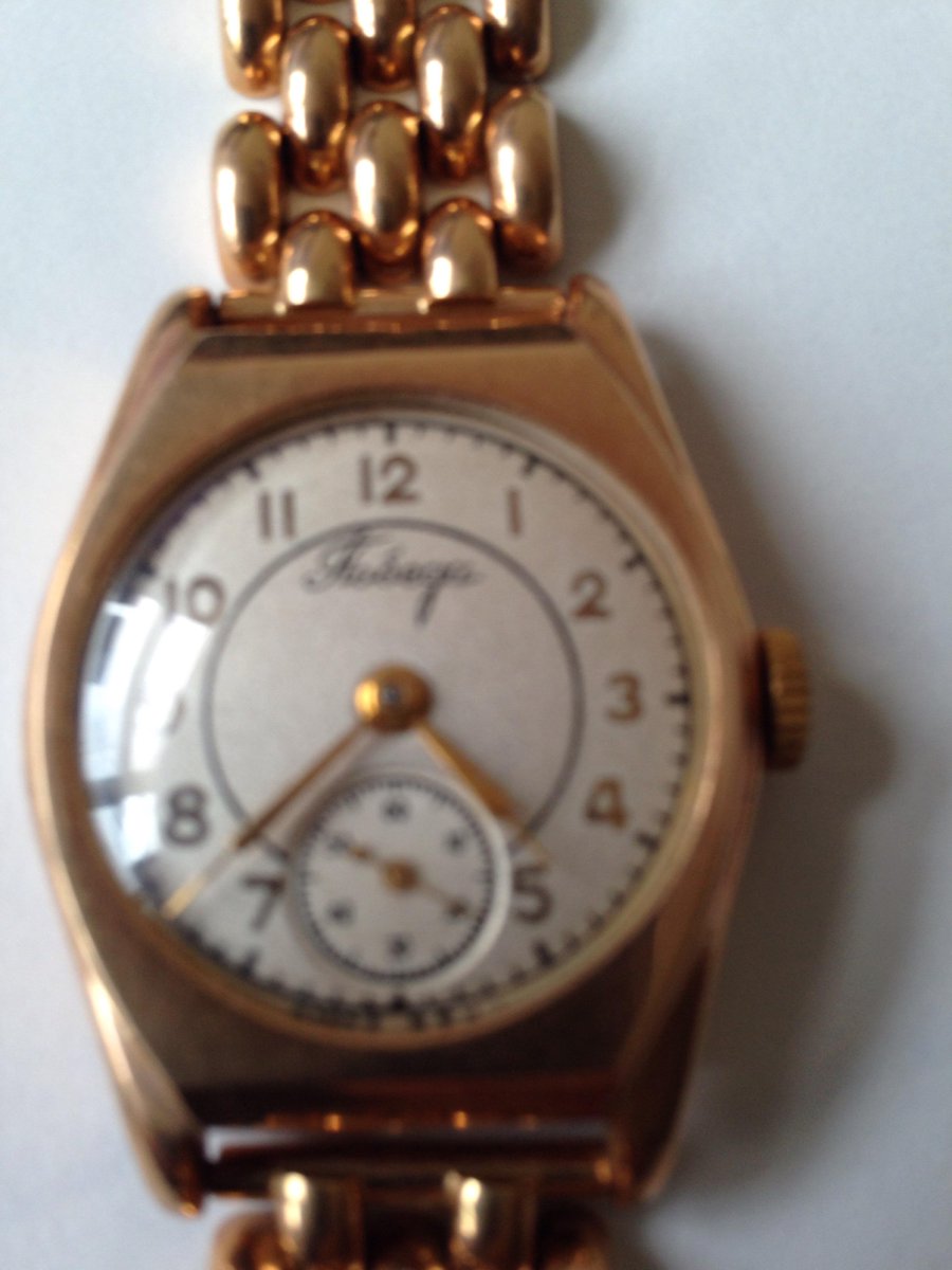 JoinWatchees's tweet photo. Know anything about this watch? Let our user know all about it! http://t.co/Y4Yo1eolum #watchcollecting #horology http://t.co/Xv3Cjl5umR