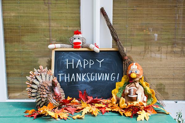 SeekingBisexual's tweet photo. Wishing you all a happy and delicious #Thanksgiving! http://t.co/tqRgM5y6tI