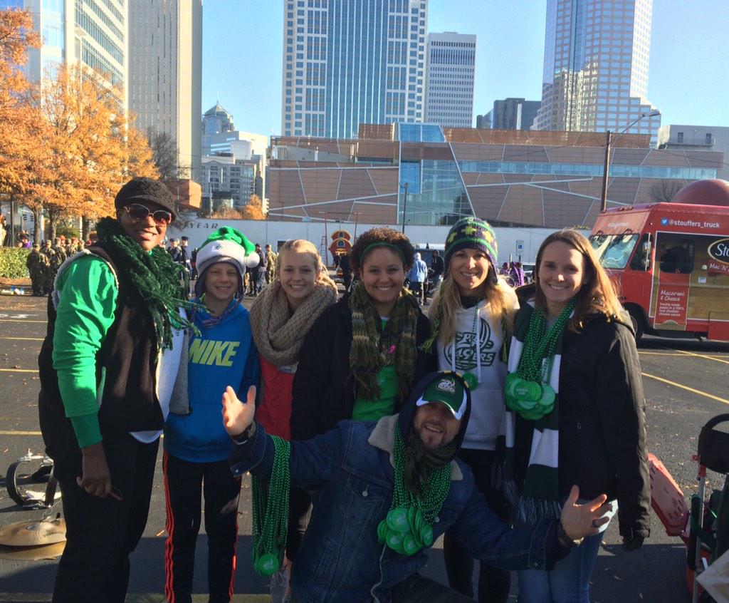 SwimOutDaily's tweet image. Yep yep @49erAlumni #paradefun