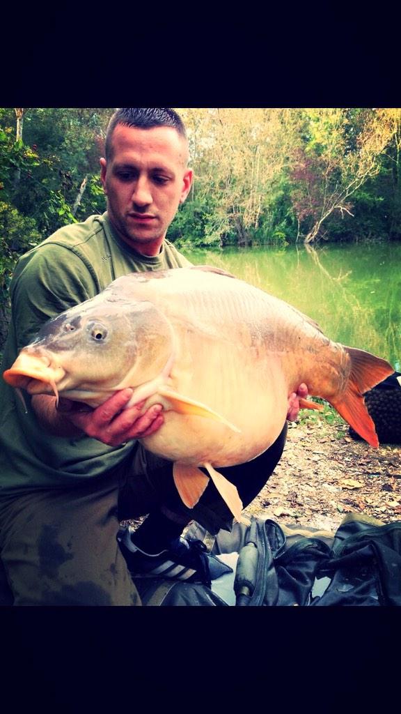 braderzfec's tweet photo. Tite lines all year round couldn't have wanted any more!!! #carpfishing @LanceLongman @StickyOfficial @KordaOfficial http://t.co/7QDKQcmzYG