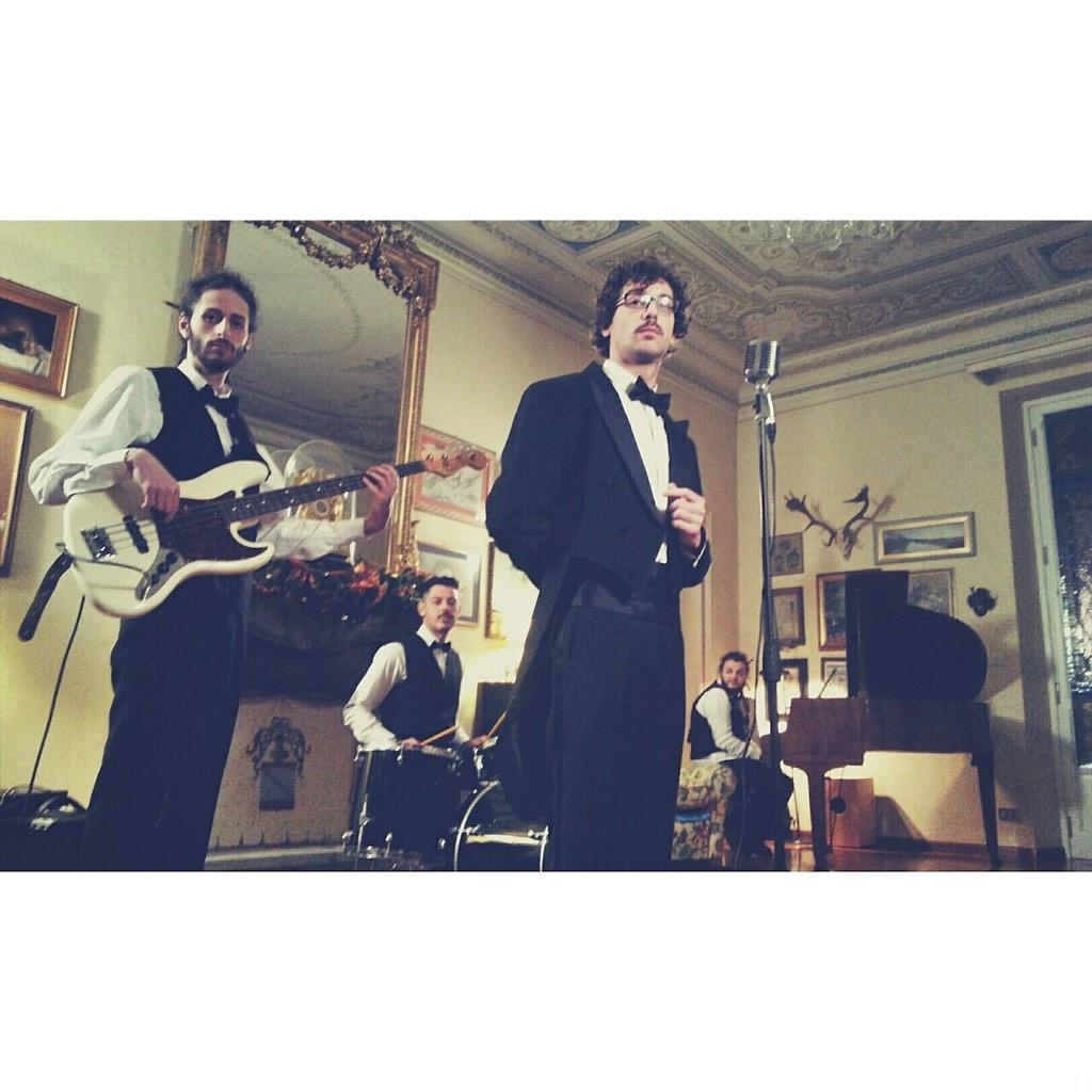 funkshuiproject's tweet photo. La banda del whisky facile! - spolier #1
#funkshuiproject #fsp #greyladder http://t.co/o58y3NGKTU