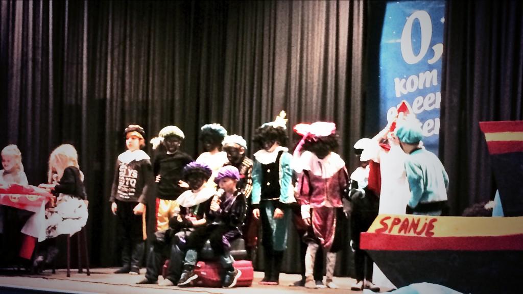 De #maandviering van groep 5/6. 'Het vergeten Pietje'. Wat knap!