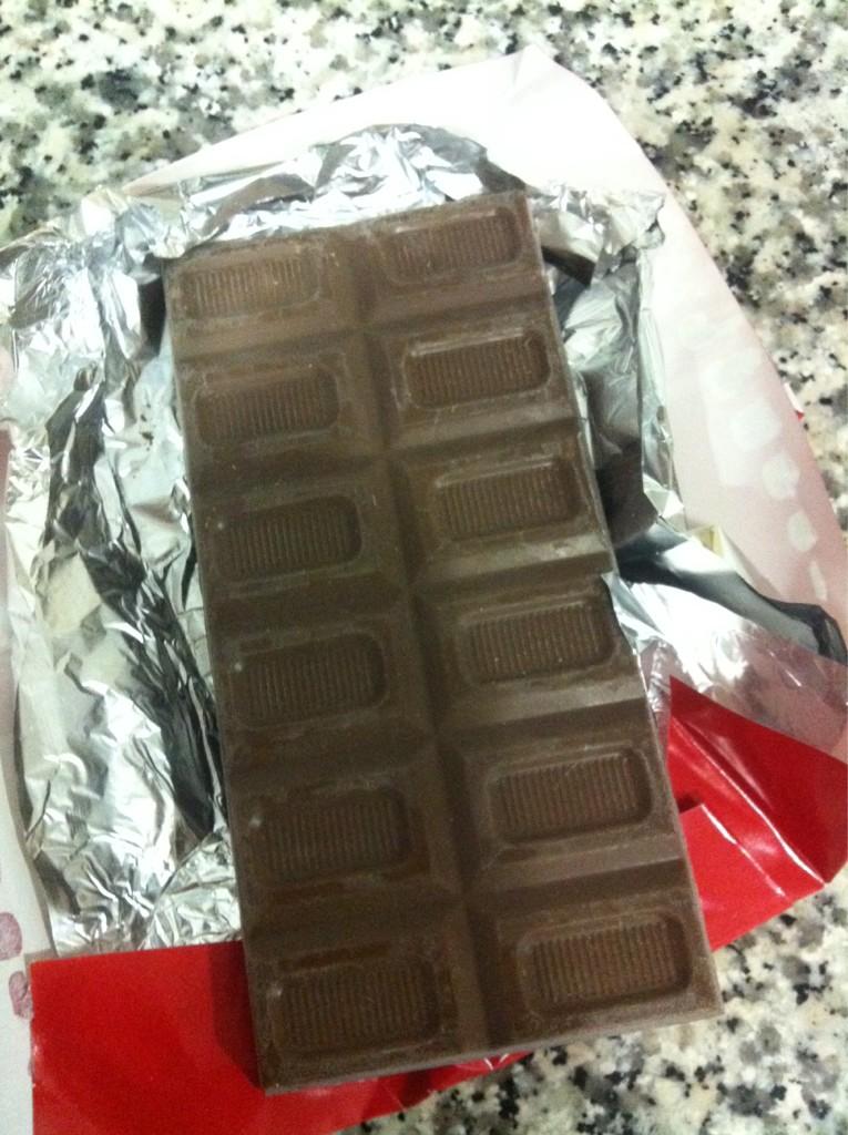 Guillelrubio's tweet photo. Mi ultima tableta de chocolate donaire. Vamos a echar de menos este producto 100% sonsecano http://t.co/sdJK1eAnHK