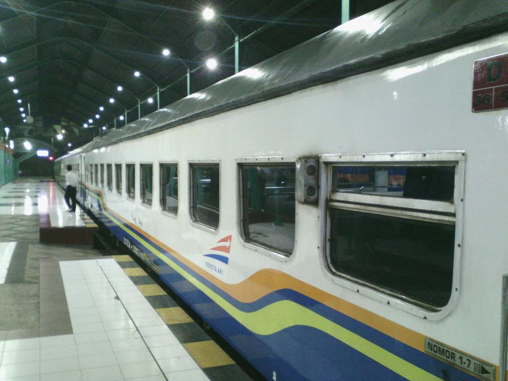 TiketEasy's tweet photo. at Stasiun Gubeng - Surabaya
" Bali.. We'r Coming 😍 "

#Backpacker #Bali #TiketEasy http://t.co/cNlvvVoxFn