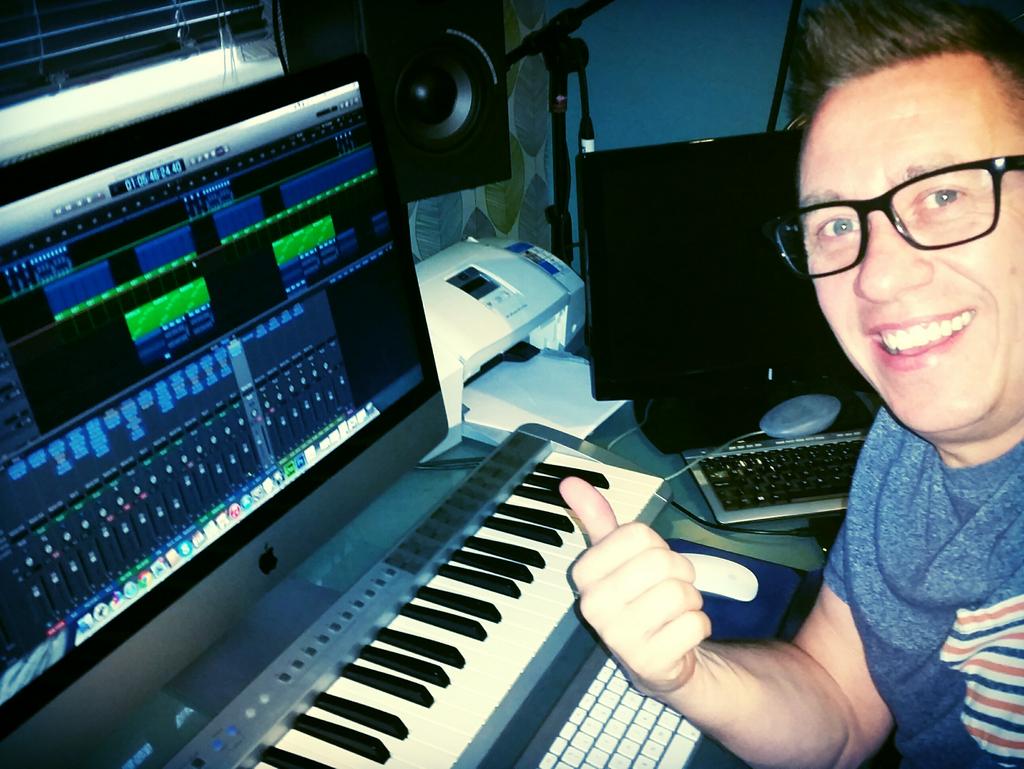 Big noises comin' from Drayton HQ today! Finishing touches to No8 of the new album complete! drayton-music.com